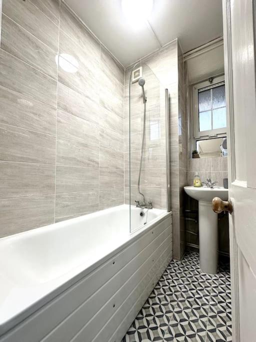 Quirky 3 Bedroom Flat In Shoreditch Λονδίνο Εξωτερικό φωτογραφία